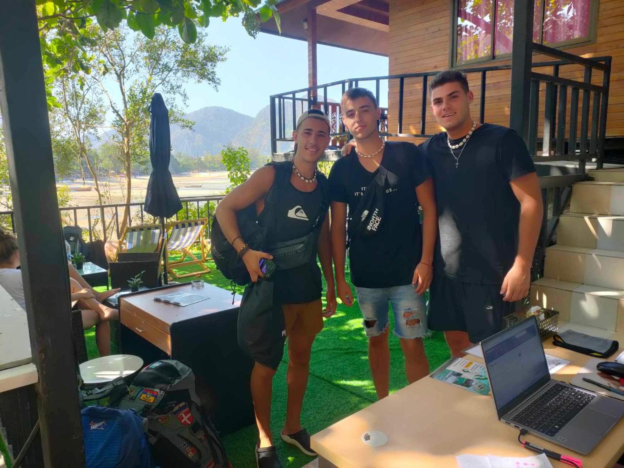 Sweed Dee Seaview Hostel 皮皮岛 外观 照片